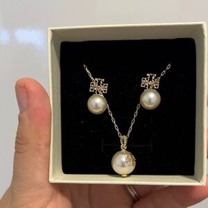 Tory Burch  Pearl Jewelry Set